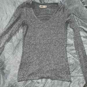 Hollister long sleeve grey v neck small